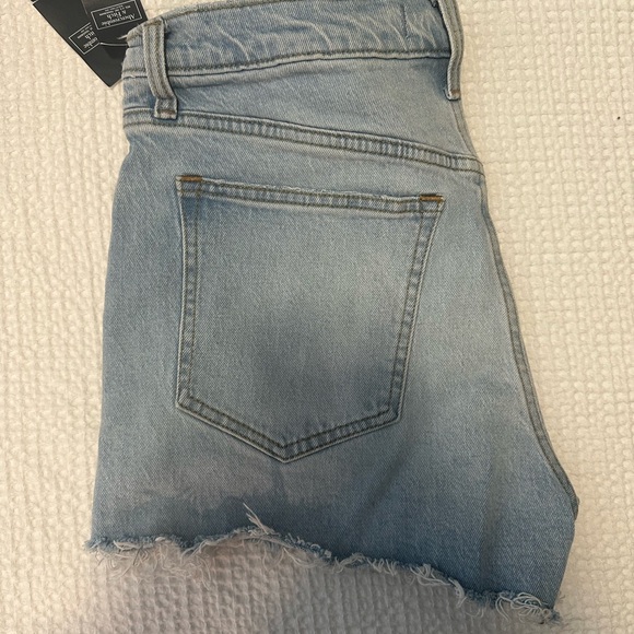 The Mom Short - High Rise - Picture 5 of 6